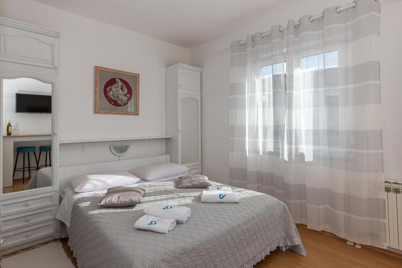 Apartments Tolic Biograd Na Moru Exterior foto