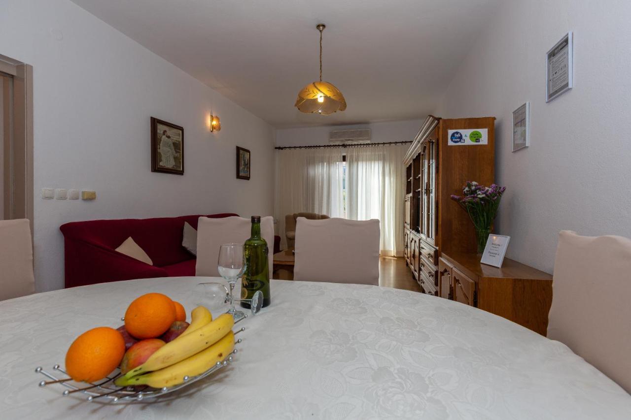 Apartments Tolic Biograd Na Moru Exterior foto