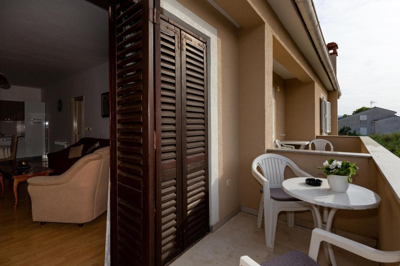 Apartments Tolic Biograd Na Moru Exterior foto