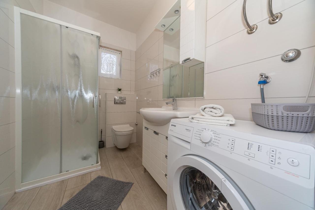 Apartments Tolic Biograd Na Moru Exterior foto