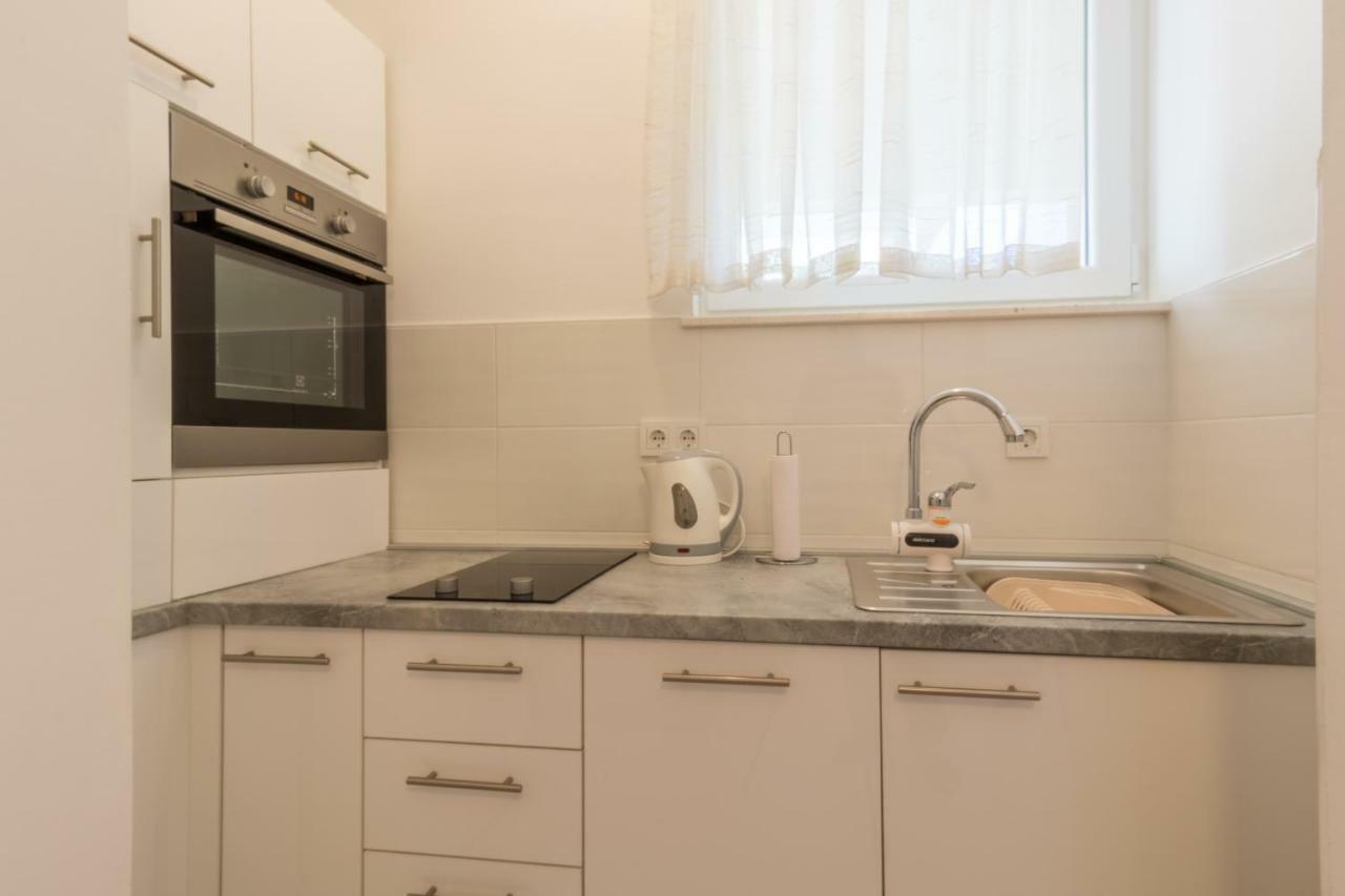 Apartments Tolic Biograd Na Moru Exterior foto