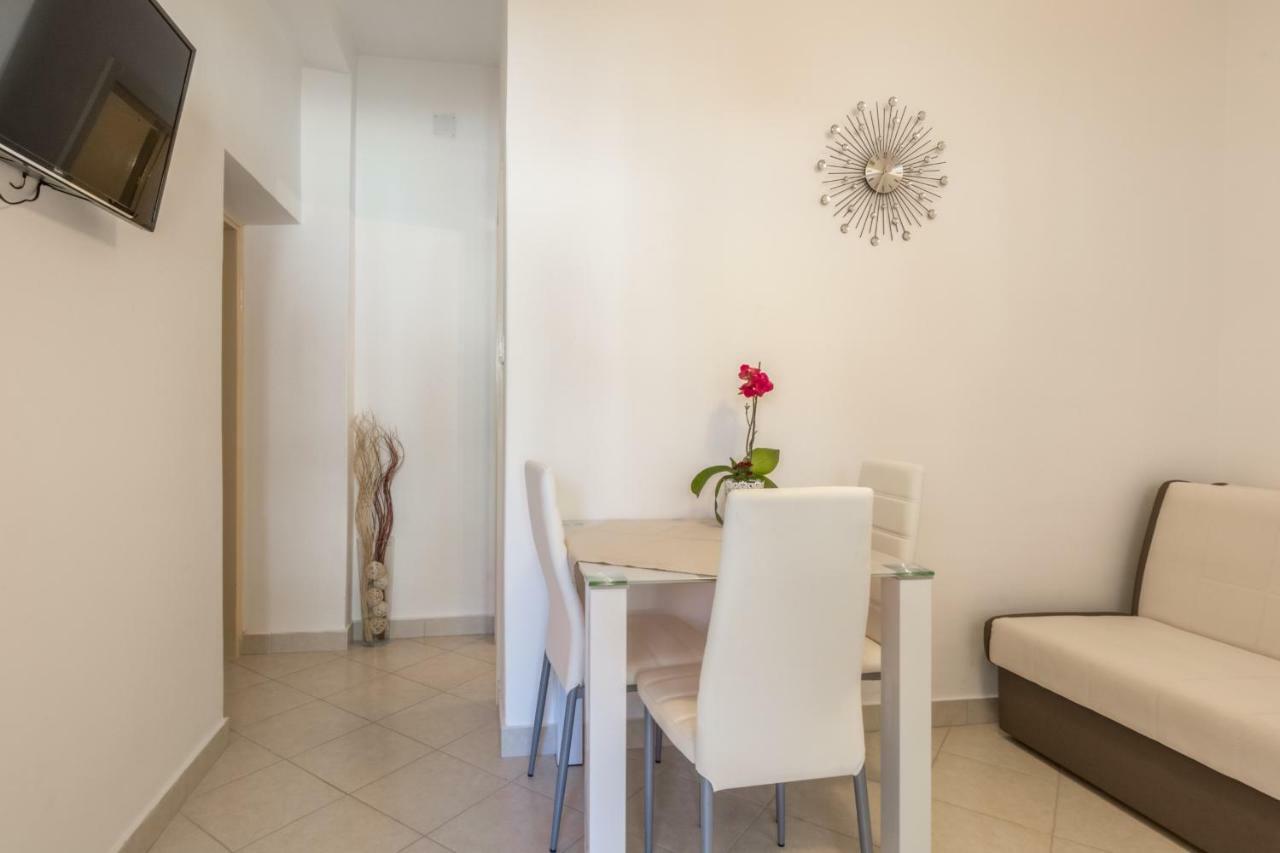 Apartments Tolic Biograd Na Moru Exterior foto